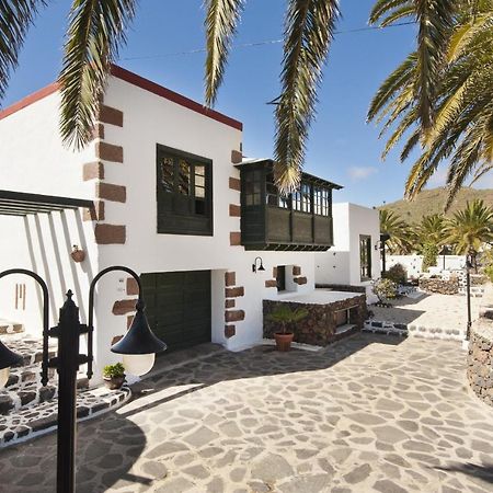 Villa Haria Lux By Escapehome Exterior photo