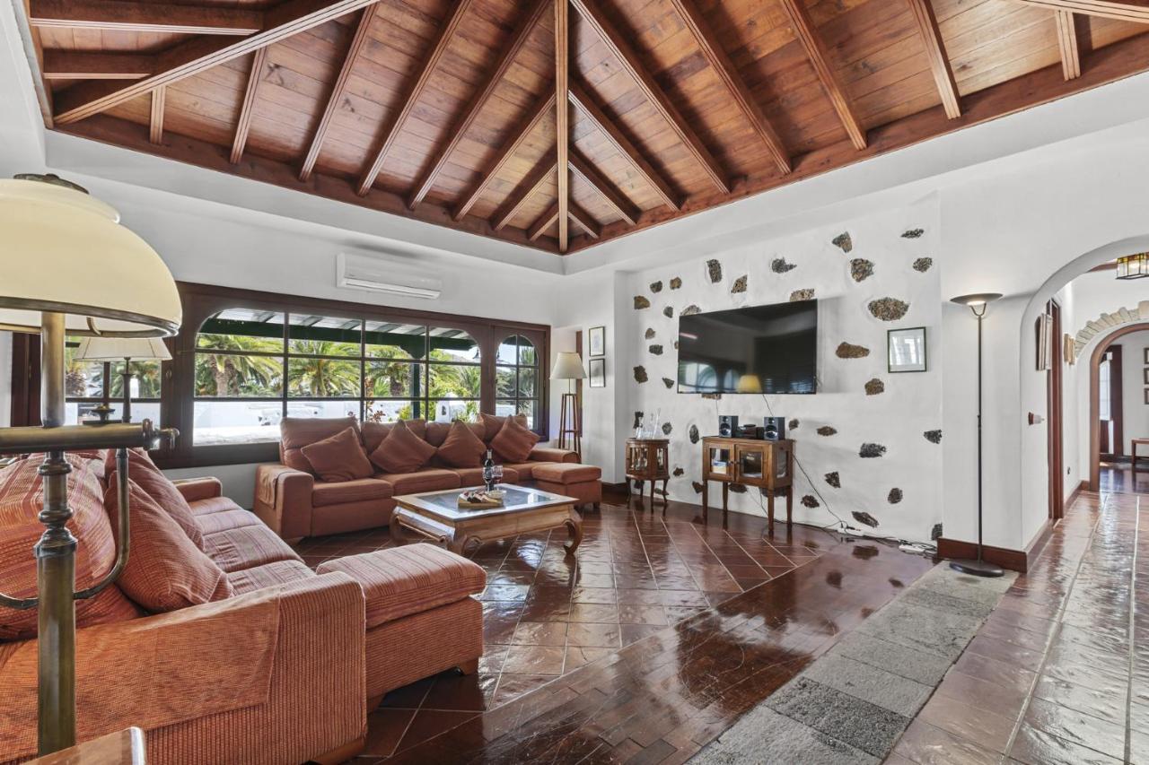 Villa Haria Lux By Escapehome Exterior photo